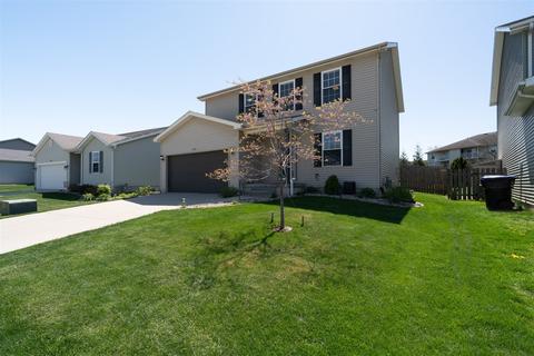 2424 Grey Fox Trl, Bloomington, IL 61705 photo 2