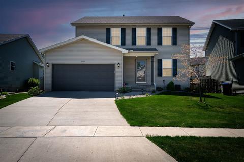 2424 Grey Fox Trl, Bloomington, IL 61705 photo 1