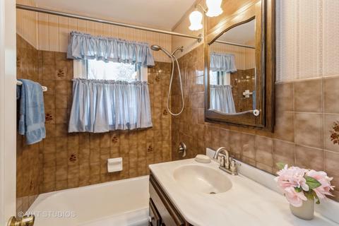 263 S Aldine St, Elgin, IL 60123 photo 12