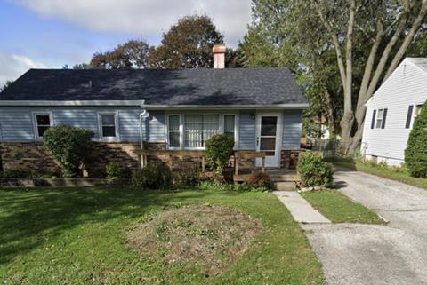 7407 Redwood St, Crystal Lake, IL 60014