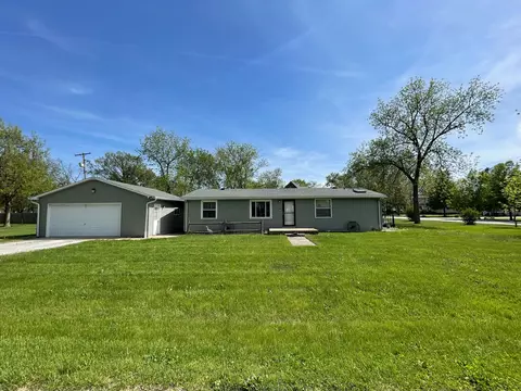 101 E 1st Ave, Rankin, IL 60960