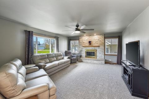 455 Conley Dr, Elburn, IL 60119 photo 4