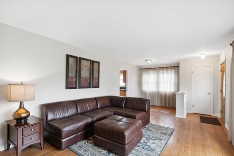 1422 S 4th Ave, Des Plaines, IL 60018 photo 3