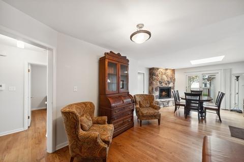 1422 S 4th Ave, Des Plaines, IL 60018 photo 10