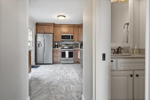 25 Reading Rd, Bloomington, IL 61701 photo 13