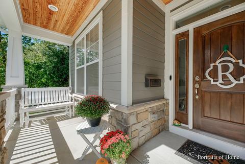 607 Parkway Dr, Wheaton, IL 60187 photo 2