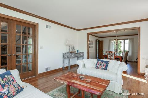 363 Trinity Ln, Oak Brook, IL 60523 photo 8