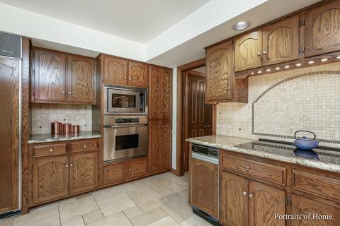 363 Trinity Ln, Oak Brook, IL 60523 photo 11