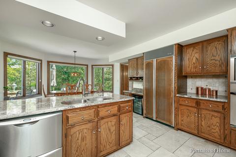 363 Trinity Ln, Oak Brook, IL 60523 photo 12