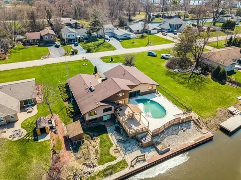 3313 Oakdale Ave, Johnsburg, IL 60051