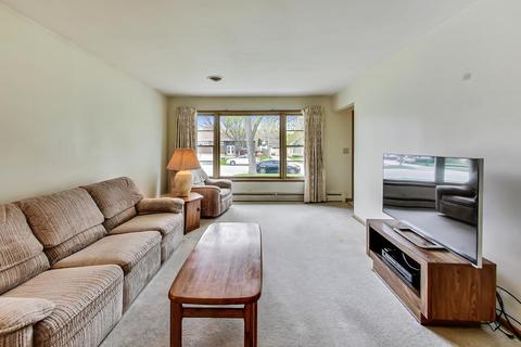 856 S Spring Rd, Elmhurst, IL 60126 photo 2