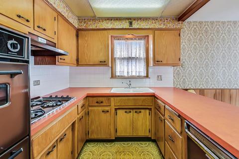 856 S Spring Rd, Elmhurst, IL 60126 photo 4