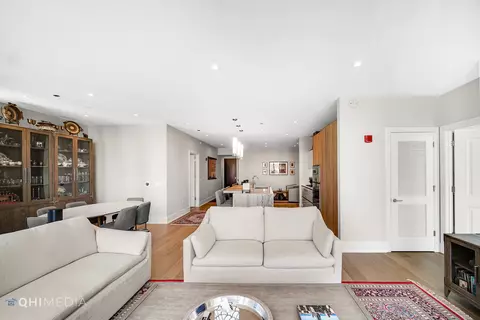 Living - 363 E Wacker Dr #1303, Chicago, IL 60601 photo 2 of 7