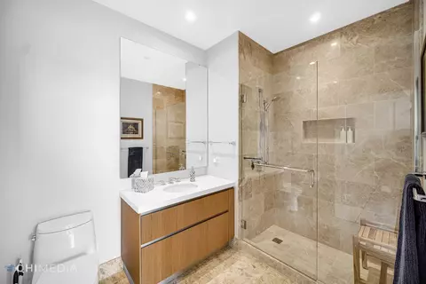 Bath - 363 E Wacker Dr #1303, Chicago, IL 60601 photo 4 of 4