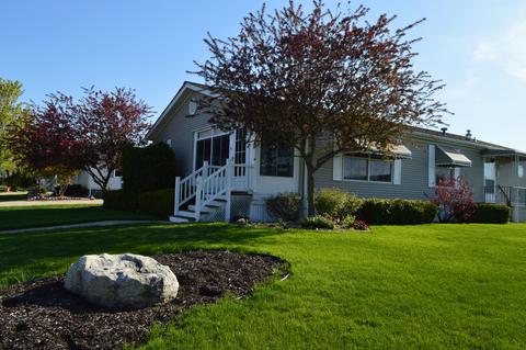 10649 W Silver Lake Dr, Frankfort, IL 60423