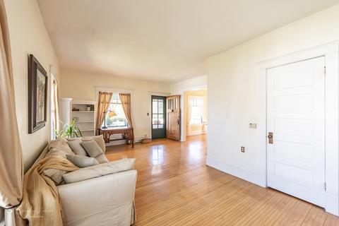 246 N Worth Ave, Elgin, IL 60123 photo 5