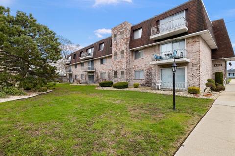 3237 S Manor Dr #110, Lansing, IL 60438