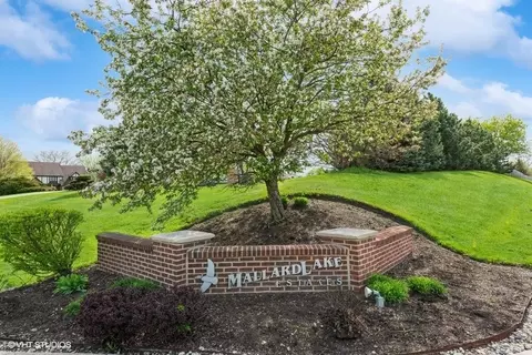 529 Widgeon Ln, Bloomingdale, IL 60108