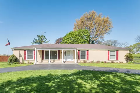 5565 Barrington Rd, Morris, IL 60450