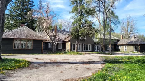 25 W431 Plamondon Rd, Wheaton, IL 60189