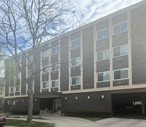 222 N Grove Ave #1F, Oak Park, IL 60302