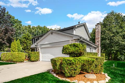 2661 N Douglas Ave, Arlington Heights, IL 60004