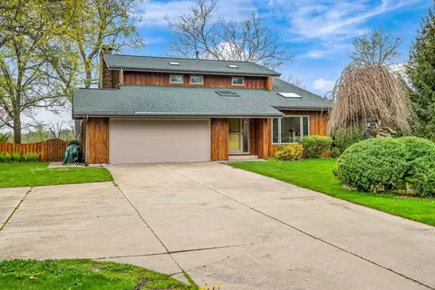 11542 Tanawingo Trl, Roscoe, IL 61073