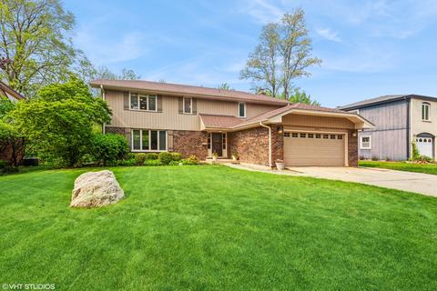1070 Black Oak Dr, Downers Grove, IL 60515