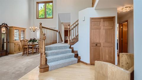 1840 Nicholson Dr, Hoffman Estates, IL 60192 photo 2