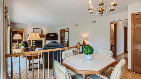 1840 Nicholson Dr, Hoffman Estates, IL 60192 photo 11