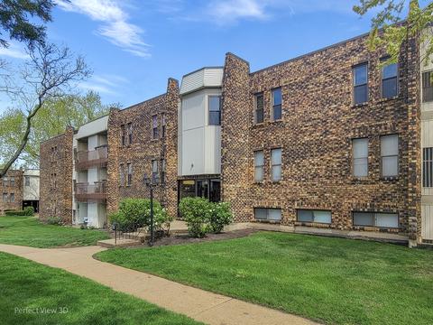 2214 Country Club Dr #26, Woodridge, IL 60517