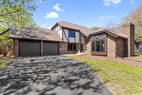 1470 Red Oak Ct, Rockford, IL 61107