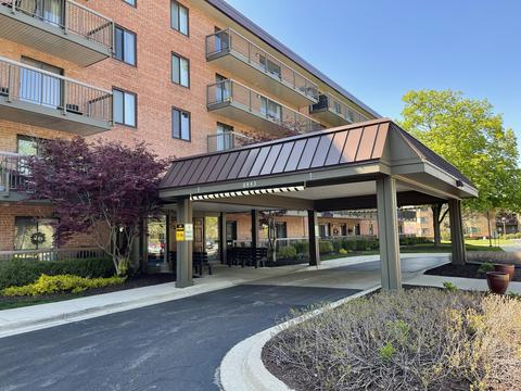 6443 Clarendon Hills Rd #107, Willowbrook, IL 60527