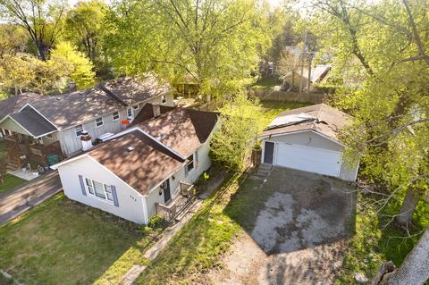 208 S Park Rd, Joliet, IL 60433