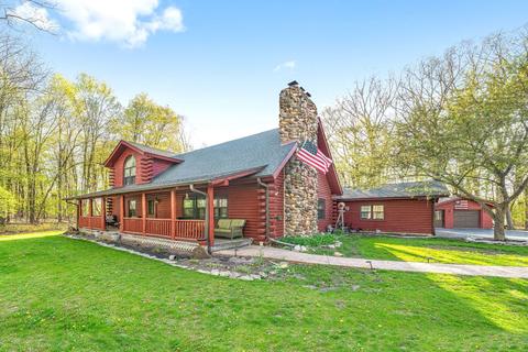 33095 Dawn Dr, Kingston, IL 60145