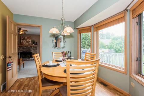 577 Yellowstone Dr, Elgin, IL 60123 photo 8