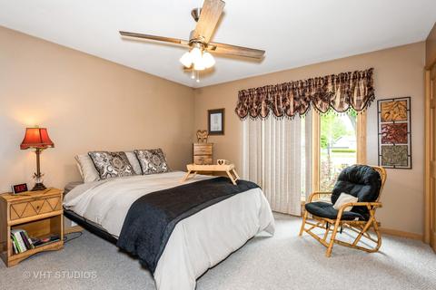 577 Yellowstone Dr, Elgin, IL 60123 photo 14