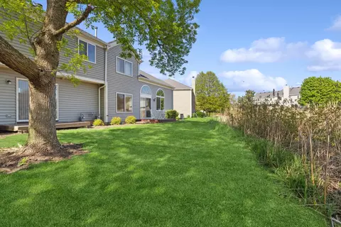 6881 Hampton Cir, Gurnee, IL 60031 photo 14