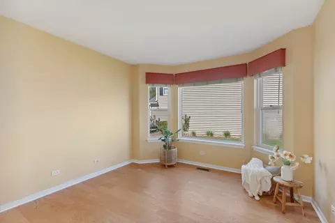 6881 Hampton Cir, Gurnee, IL 60031 photo 10