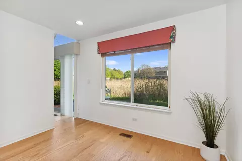 6881 Hampton Cir, Gurnee, IL 60031 photo 8
