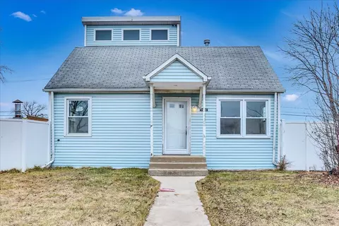 5700 W 87th Pl, Oak Lawn, IL 60453