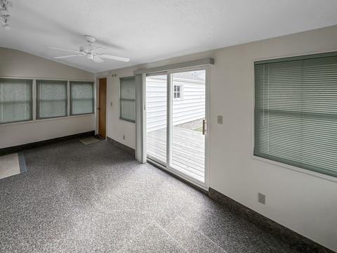 954 Monroe Dr, Freeport, IL 61032 photo 13