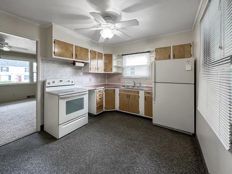 954 Monroe Dr, Freeport, IL 61032 photo 5