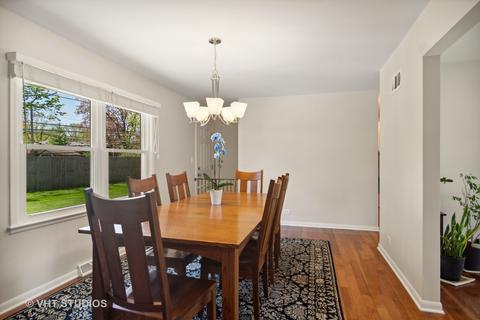 833 Garden Ln, Wheeling, IL 60090 photo 10