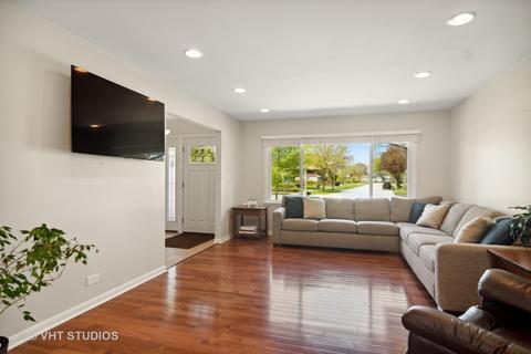 833 Garden Ln, Wheeling, IL 60090 photo 5