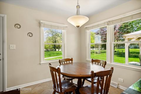 833 Garden Ln, Wheeling, IL 60090 photo 8