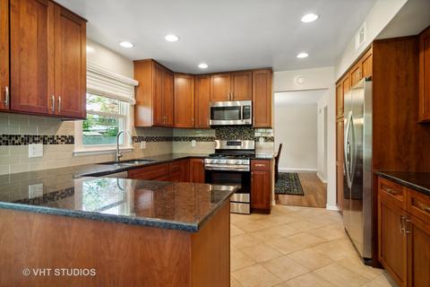 833 Garden Ln, Wheeling, IL 60090 photo 6