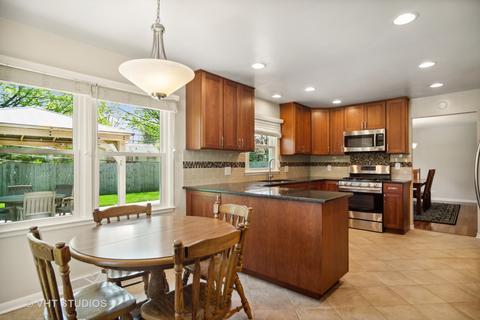 833 Garden Ln, Wheeling, IL 60090 photo 9