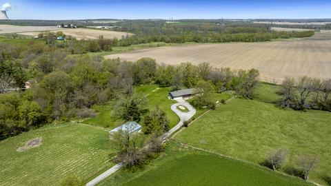 5598 E Holcomb Rd, Oregon, IL 61061 photo 1