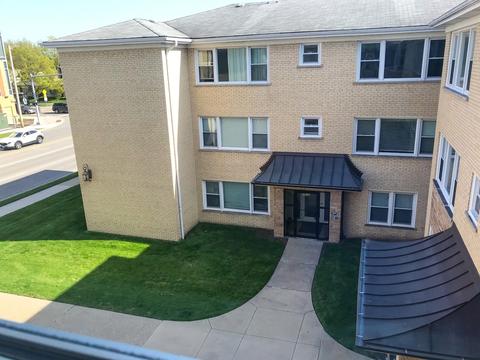 7614 Crawford Ave #302C, Skokie, IL 60076